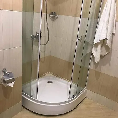 Sunny Two Bedroom *